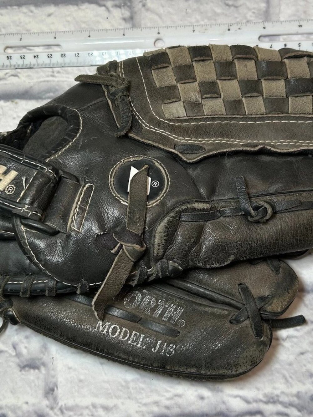 Worth 13” Baseball Glove Model‎ J-13 Right Hand Throw Black Distressed
